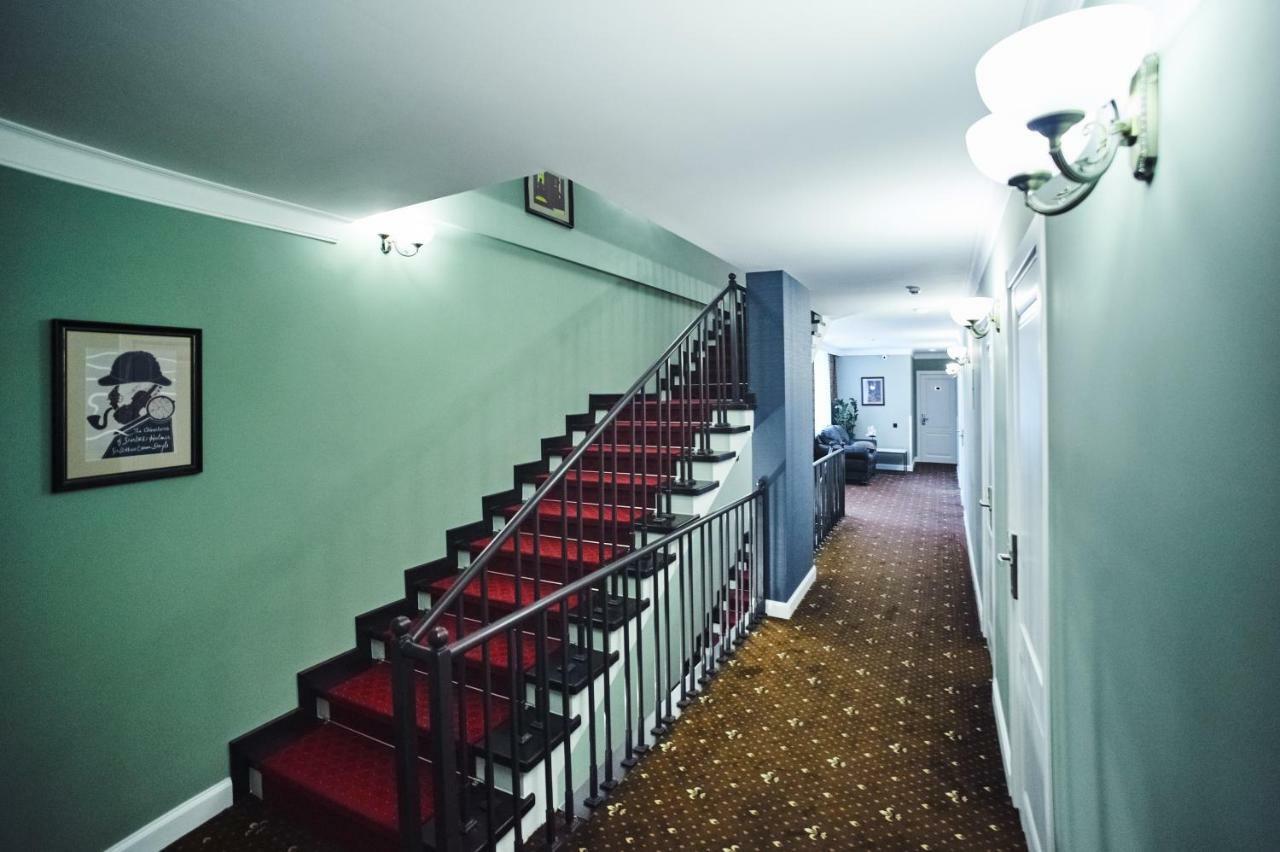 Sherlock Holmes Boutique Hotel Lviv Exterior photo
